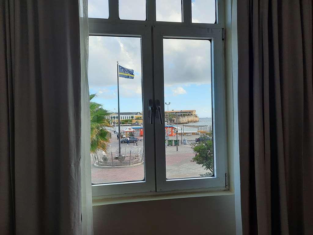 Brion City Hotel BW Signature Collection Willemstad Rom bilde
